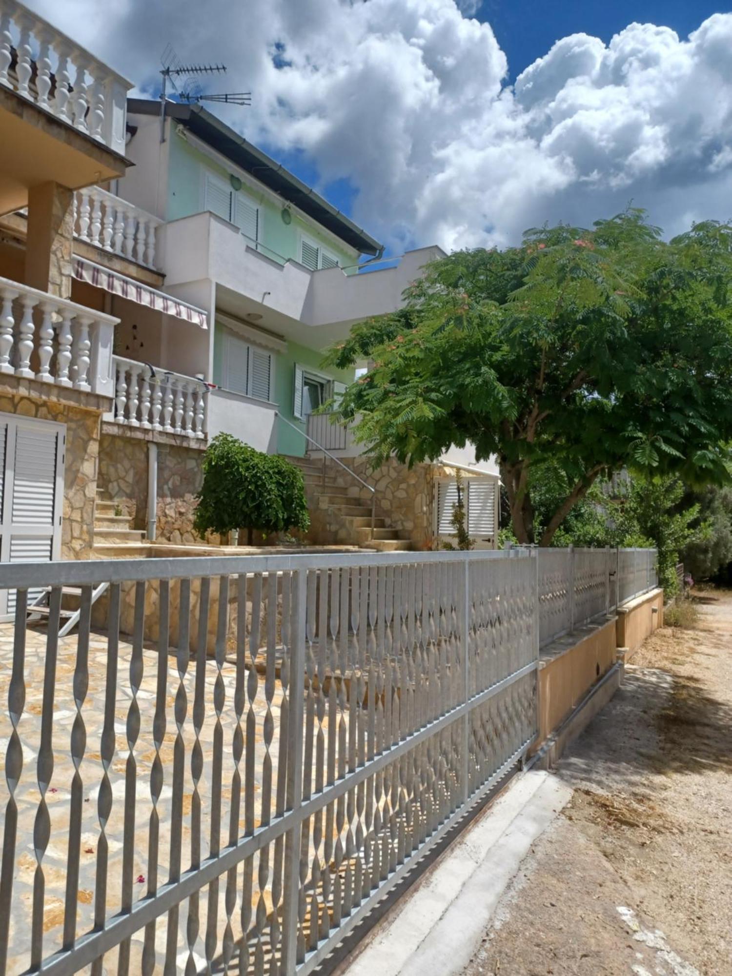Apartmani Ana - Meka Draga Обровац Экстерьер фото